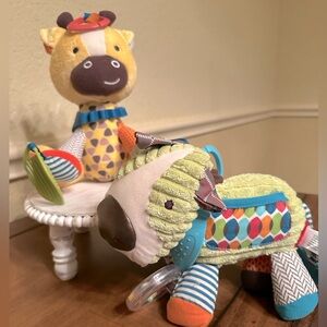 SKIP HOP Colorful Plush Animal Toy Set